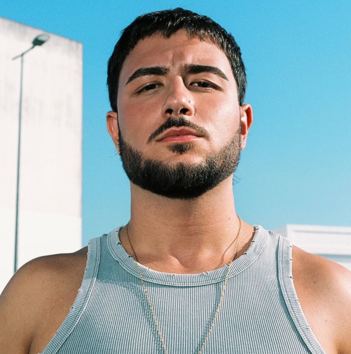 Featured image for “CURRO: «El disco es literalmente el viaje emocional de una ruptura y todas sus fases»”