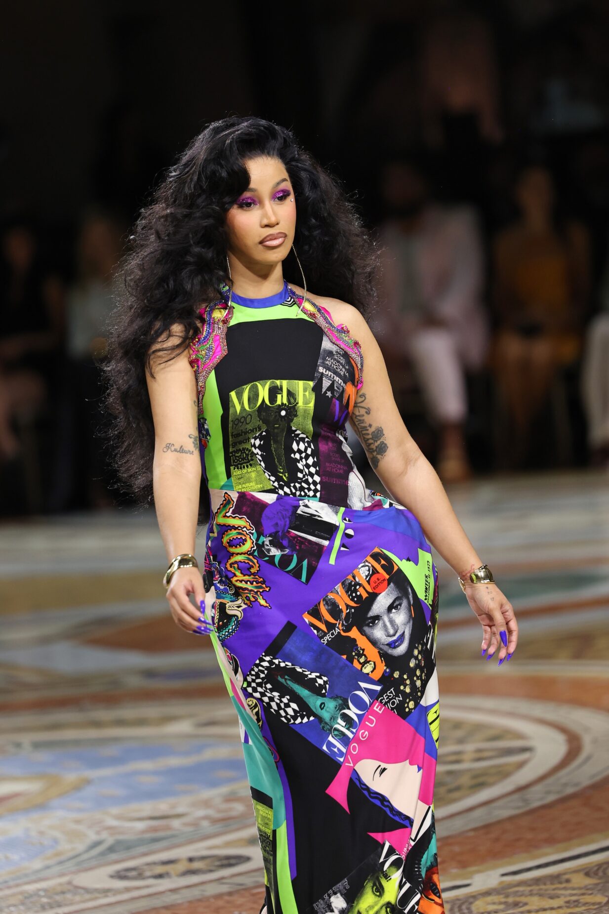 Featured image for “Vogue World Milán 2026: los robots sin ropa y las críticas a su homenaje a la artesanía”