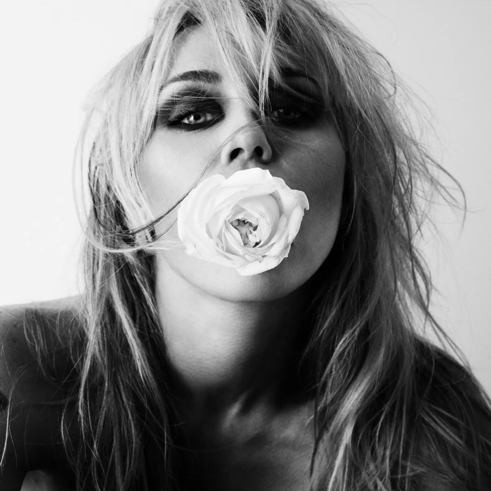 Featured image for “Miley estrena ‘Bass Persuades’: baile, nostalgia pop y un estribillo demasiado familiar”
